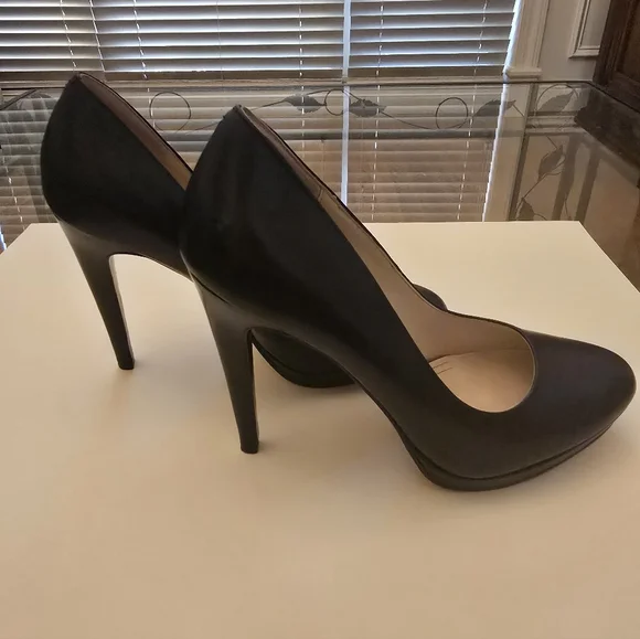 Cole Haan In Collaboration w/Nike,Black Leather Platform Rounded-Toe Pumps, Sz 8 - Picture 2 of 7